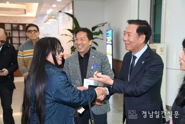 필리핀 해외이주노동부(DMW), 거창군 방문해 계절근로자 협력 강화