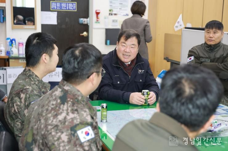 이승화 산청군수, 예비군지역대 장병 격려
