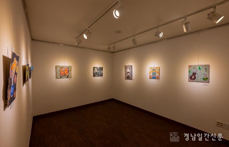 남해군 2025년 바래길작은미술관 대관 전시 2차 공모