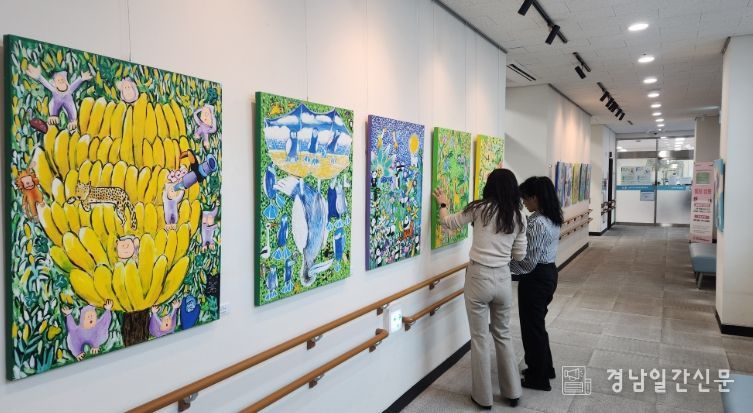 열린갤러리 「2025김해환경미술협회 청소년 환경 작품 전시회」