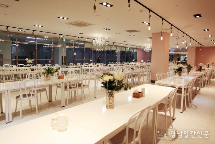 김해시 비즈컨벤션, 뷔페식당 새단장