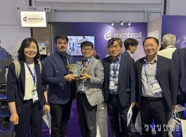 Exotrail 부스 방문(부시장님 옆 CEO maxime jambon)