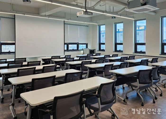 창녕군 도시재생지원센터가 조성한 ‘일자리꿈터’ 모습. 7월부터 주민 대상 대관 운영을 시작한다.