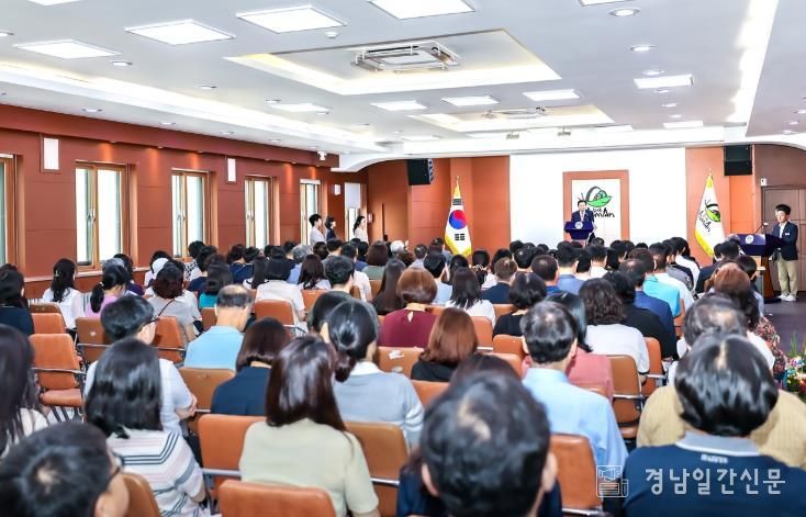 조근제 함안군수, 7월 정례조회 주재