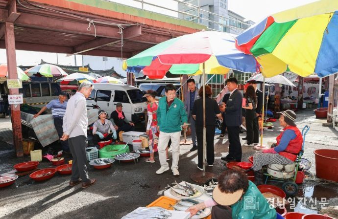 이상근 군수, 전통시장 중심으로 민생행보