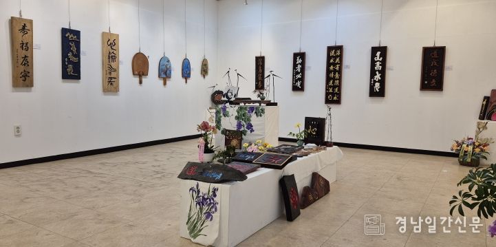 의령예술촌 서각분과 윤일상 서각작품 개인전