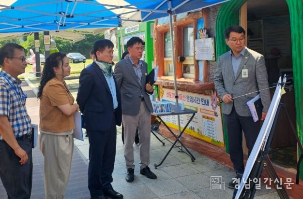심상철 부군수 취임 이후 군 역점사업 현장인 ‘산토끼노래동산’ 현장점검 모습