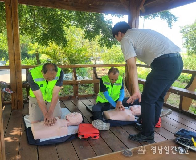 수곡면 물놀이 위험구역에 ‘안전요원 심폐소생술 교육