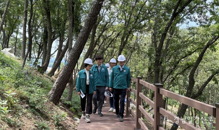 신대호 김해부시장, 공설 자연장지 현장 점검