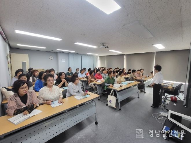 생활 속 GAP 실천, 여성 농업인이 앞장선다! 고성군 생활개선연합회 회원 40명 GAP 교육 참여