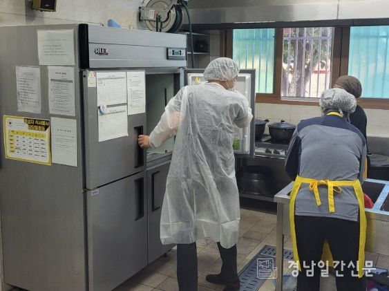 사천시, 무료경로식당 하절기 위생점검 실시