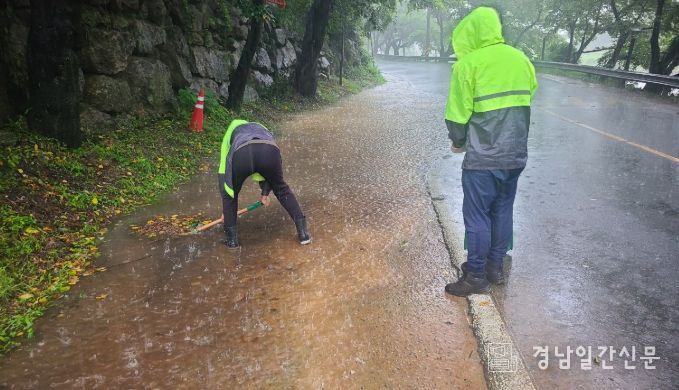 .‘별천지 8272(빨리처리) 5각 기동대’