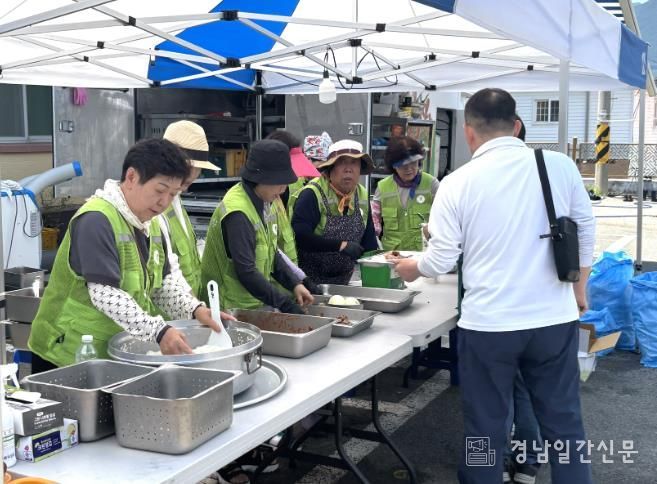 창원시자원봉사단체협의회 진해지회, 산청군 침수 피해 지역 급식 봉사