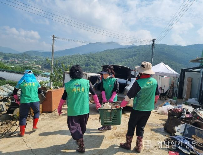 새마을문고 사천시지부 2025 피서지 이동문고 개소 및 줍깅활동