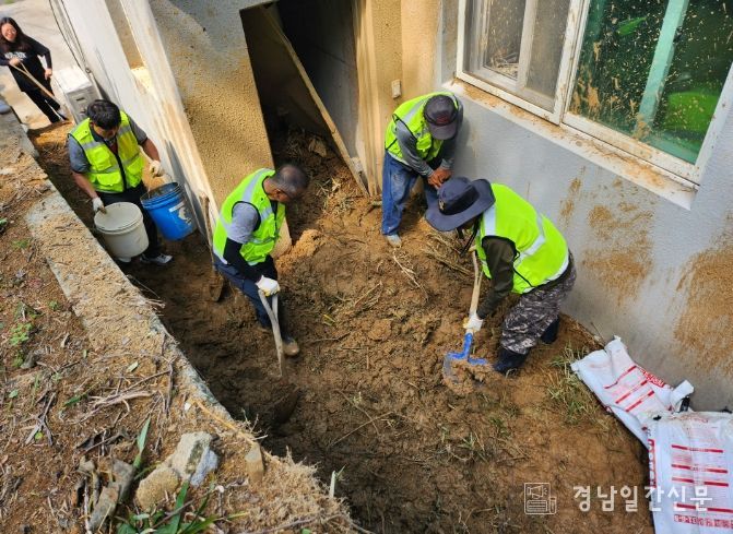 지역의 안전과 복구 작업을 책임지다 !‘함안군안전협의체(T형), 응급복구 지원 활동 펼쳐