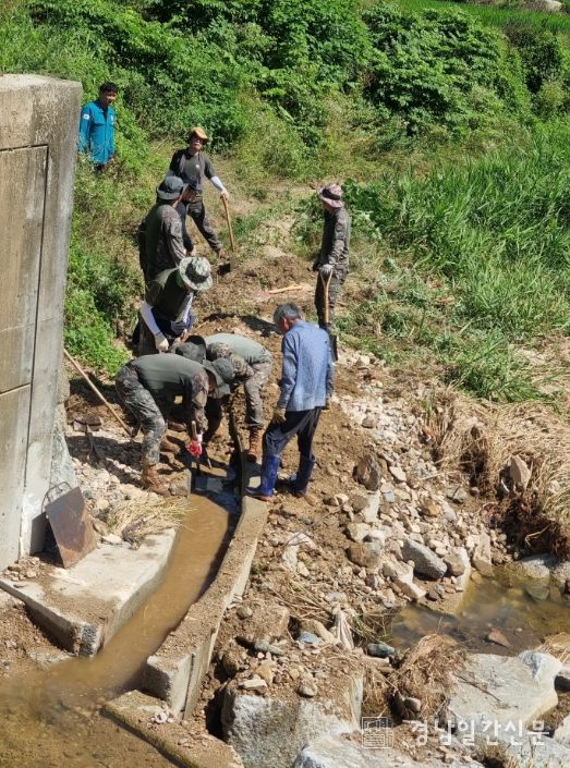 군부대 인력 동원 신속 복구총력
