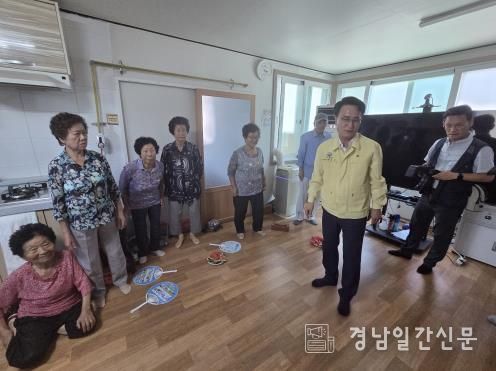 박동식 사천시장, 폭염 취약계층 안전 점검 무더위쉼터 방문해 직접 시민 건강 챙긴다