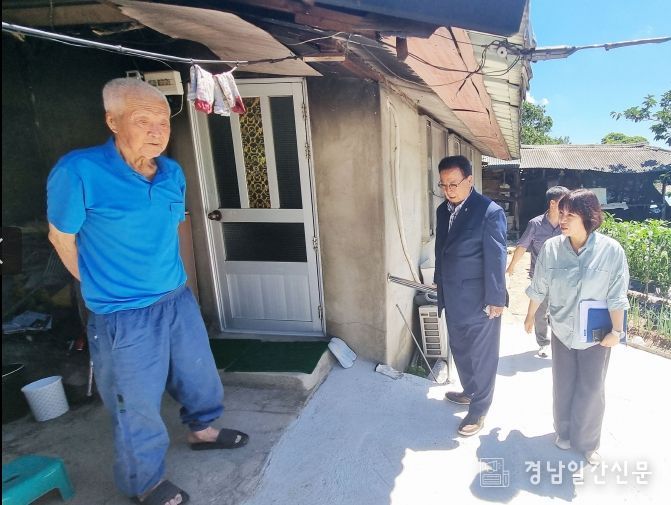 함양군, 경남형 희망나눔 통합돌봄 ‘주거지원’ 사업 현장 방문