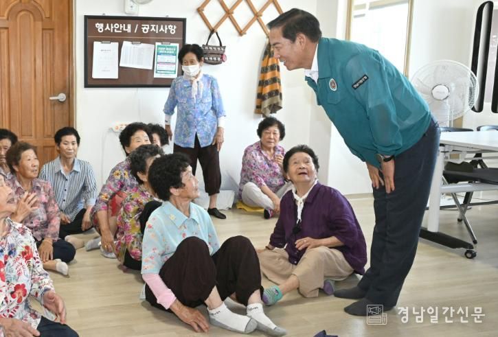 거창군, 무더위 쉼터 현장점검 및 어르신 건강 챙기기 총력