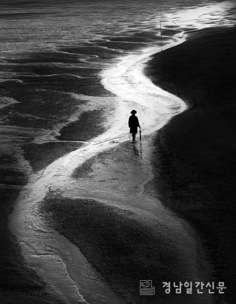 박진우 사진작가의 흑백사진 작품 ‘사유(思惟)하는 풍경’