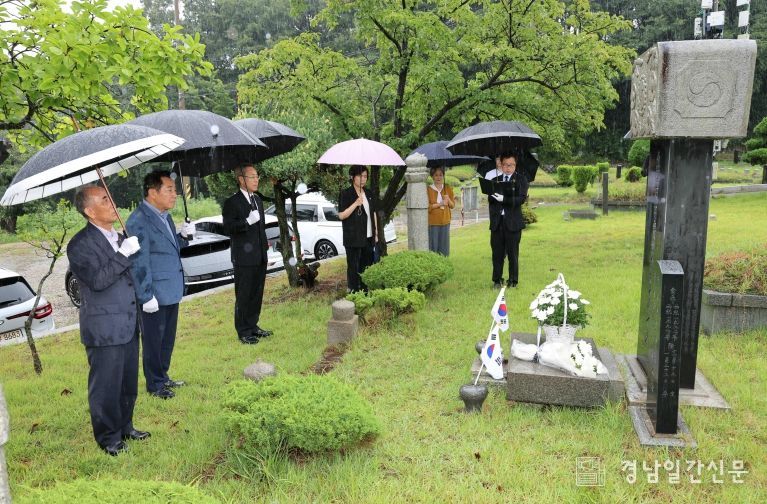 우리고장 독립유공자 묘소 참배
