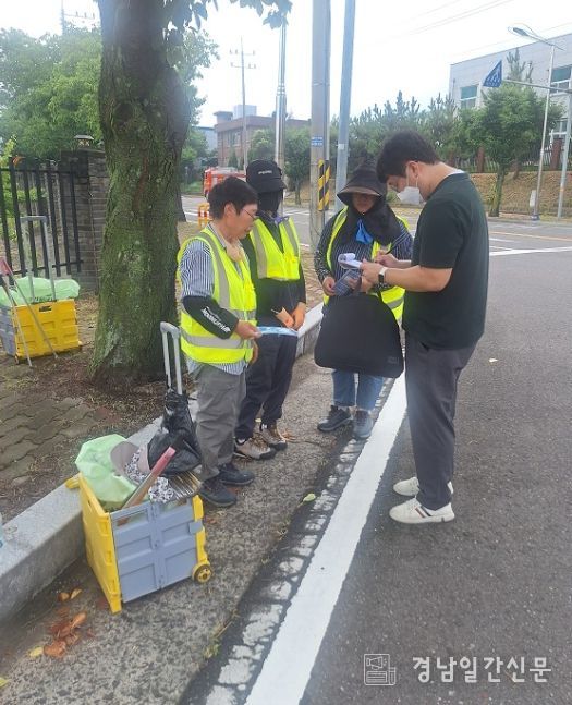 공공일자리 사업 야외작업자에 혹서기 대비 현장점검