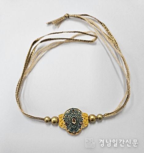 라크샤 반단 축제의 상징인 라키