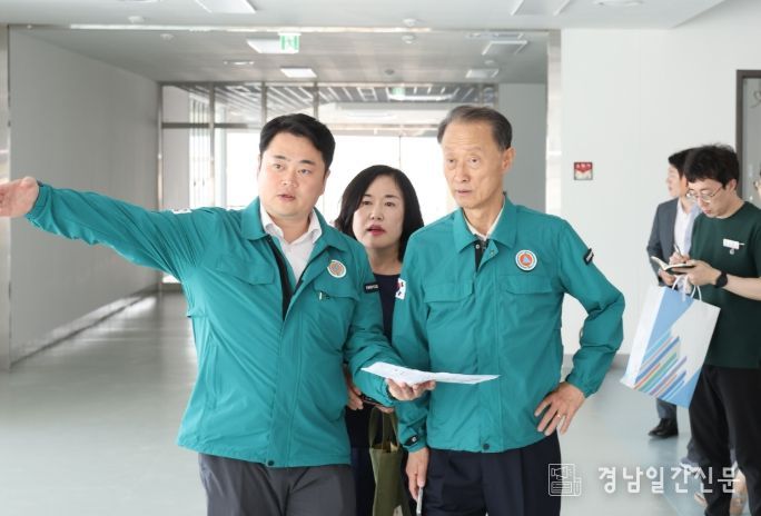 최정훈 위원장과 20년 가까운 진해구민 숙원사업 현장 점검