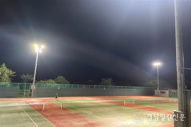 동부테니스장에 켜지다!”