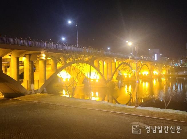 ‘보석같이 빛나는 진주’만의 빛과 조명 진주시, ‘야간관광 특화도시’위상 정립 - 진주교
