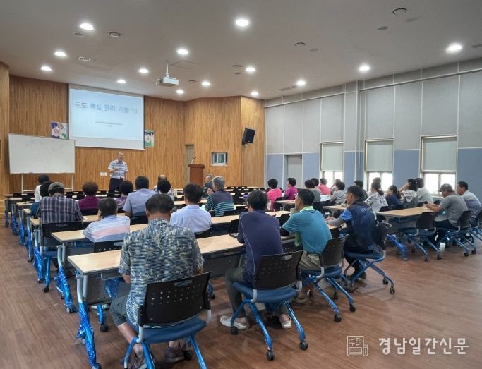 함안군, 농업인대학‘포도과정’수료식
