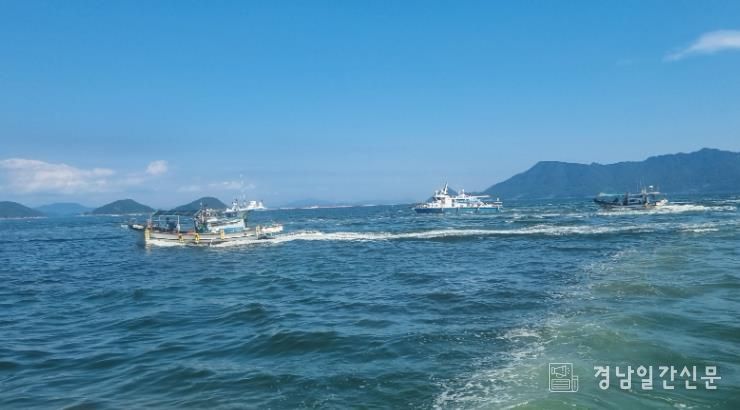 고성군 적조 일제 방제의 날, 추진으로 적조 방제 총력 대응