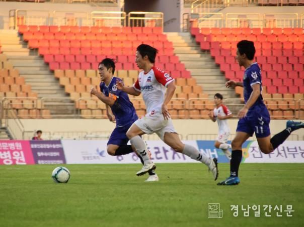 거제시민축구단, 진주 원정경기에서 3-1 승리