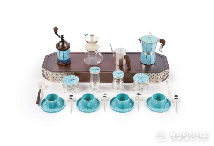 진주시,「제55회 대한민국 공예품 대전」출품작 전원 수상!-박원호 작가의 ‘운학문 커피도구 세트’