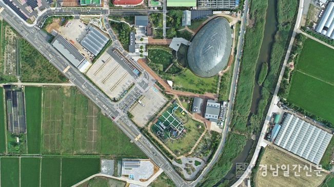 거제 시민의 날 맞아 국내 최대 돔온실 ‘거제식물원 정글돔’ 무료 개방