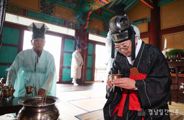 2025년 김해향교 문묘추계석전 봉행