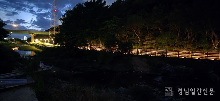 거제시, 고현천 신규 산책로 개방