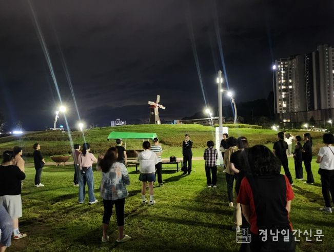 고성군수, 군민과 함께하는 백세공원 ‘달빛체조’ 현장 참여
