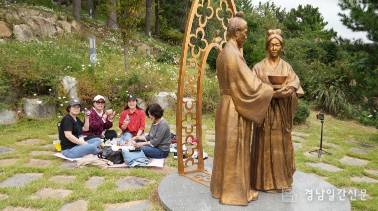 남해군 2025년 ‘노도 구절초 가을소풍’