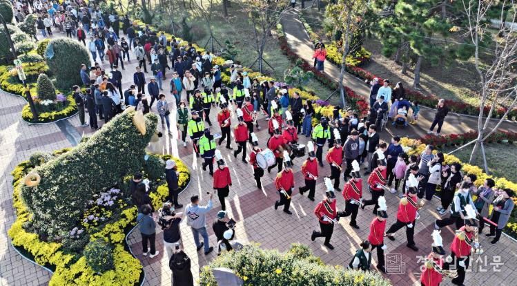 제24회 마산가고파국화축제(2024)_국화드림퍼레이드