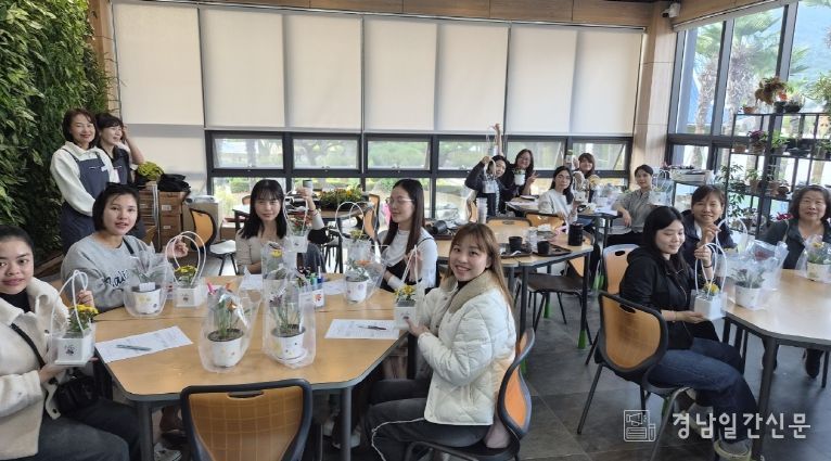 제19회 거제섬꽃축제 글로벌 관람객 체험 프로그램 성황리에 종료