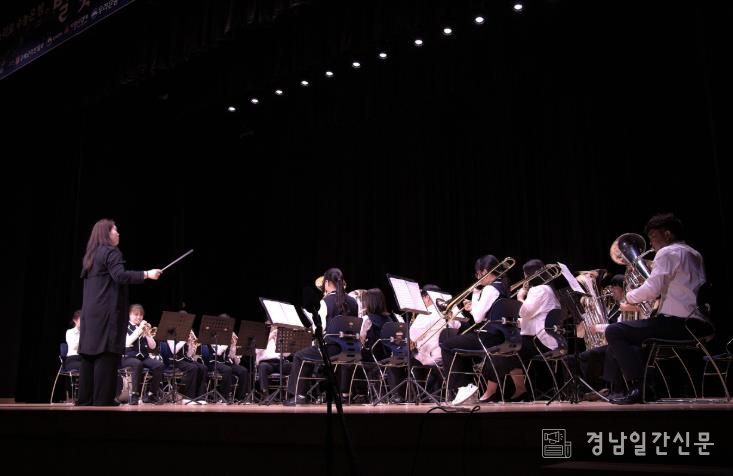 지난 9월 밀양시청소년수련관에서 진행된 ‘하늘사랑교실 지역아동센터의 별빛음악회’