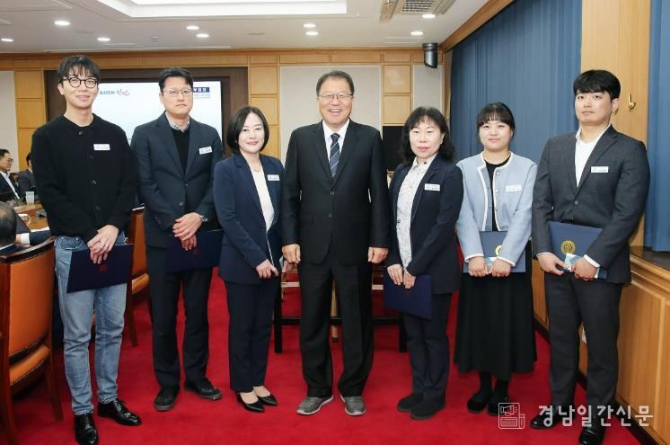 창원특례시, 10월‘이달의 우수공무원’ 표창 수여