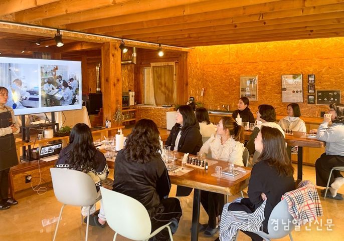 양육자 마음건강 회복 위한 치유 프로그램 진행