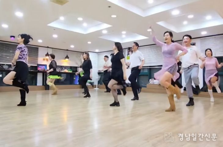 김해시도시개발공사 진영스포츠센터 수준별 맞춤형 라인댄스 강좌 운영