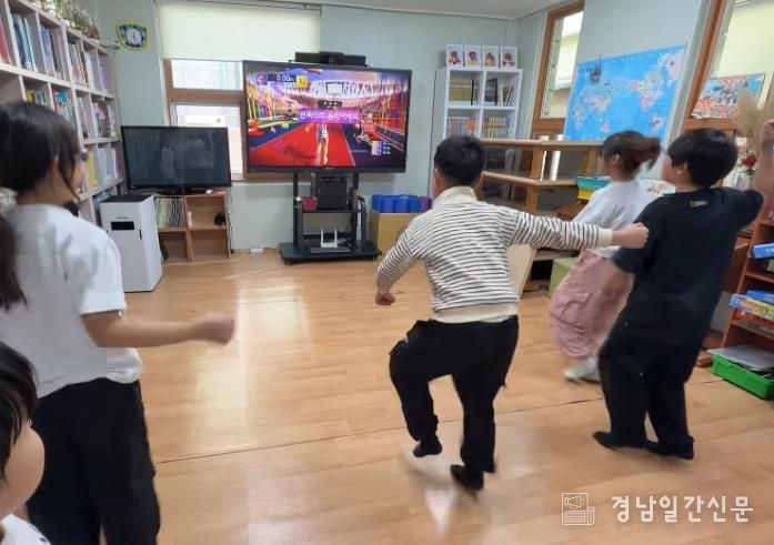 늘푸른지역아동센터 학생 대상 VR 기반 동작인식 스포츠 체험 현장