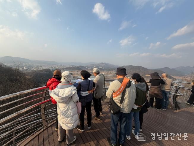 지난 8일 학부모 관광해설사 현장 교육을 실시했다.