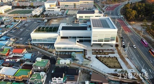 여좌 국민체육센터 전경