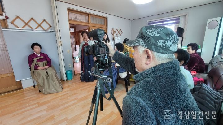 설명절 맞이 ‘어르신 장수 사진’ 촬영