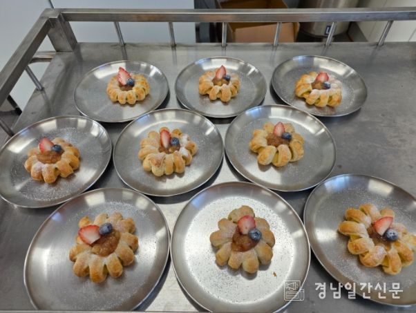 “사과향 가득! 오감으로 즐기는 사과테마파크”